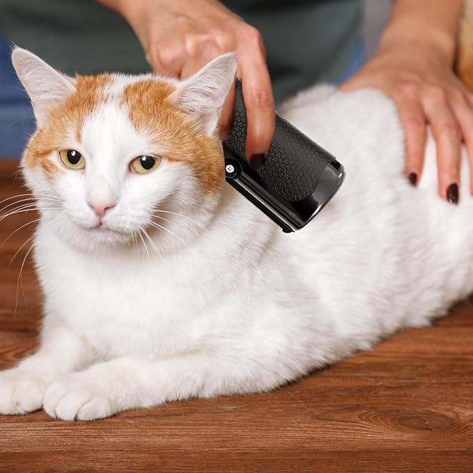 Deshedding Brush, Brush fro Shedding Grooming for Cats, Dogs, Rabbits, Horses Non-Slip Handle, Comfortable to Hold, Can Help pet Remove Shed Hair.